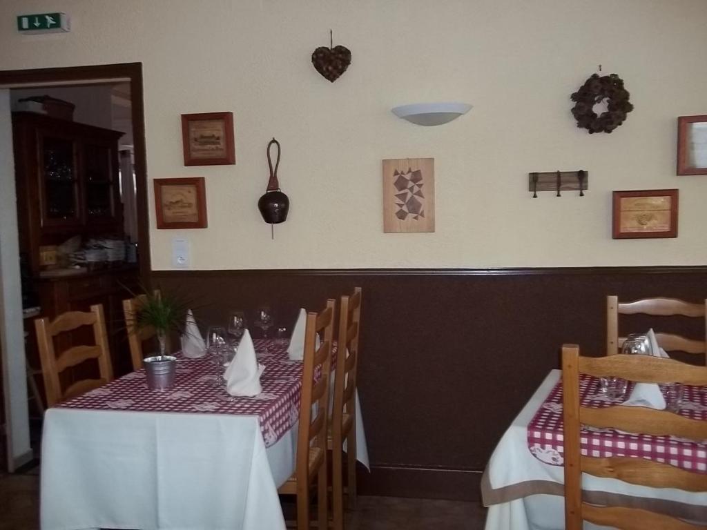 Hotel Restaurant Le Chalet Pierre-Percée エクステリア 写真